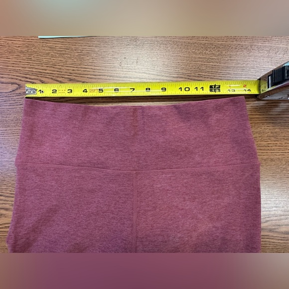 Like New Vuori Rise and Shine Leggings - Picture 7 of 9